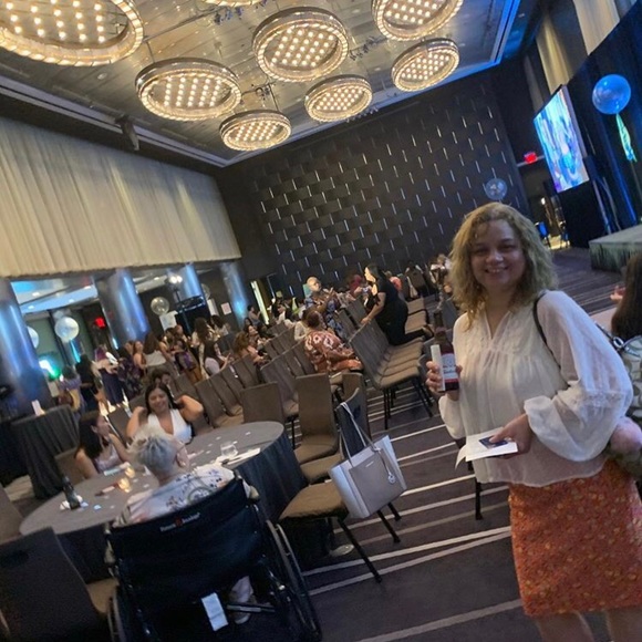 Meet your Posher, Sandra - Picture 5 of 6